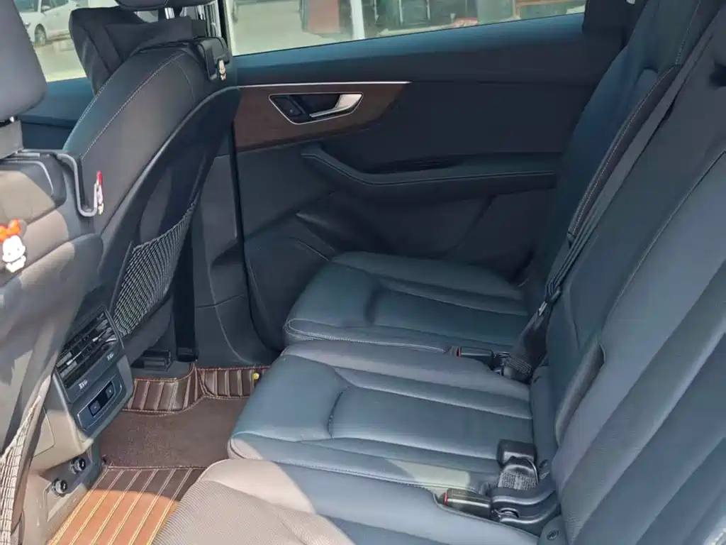 Audi Q7 — миниатюра 4