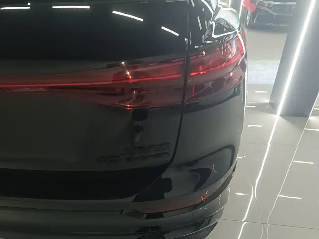 Audi Q5 e-tron — миниатюра 8