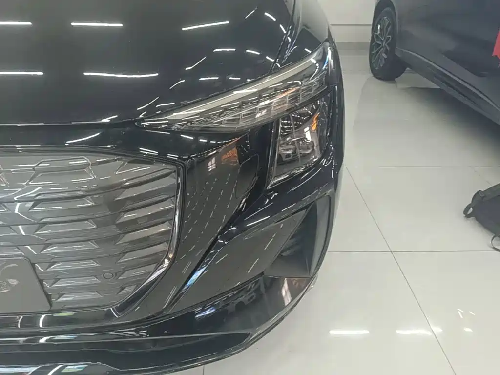 Audi Q5 e-tron — миниатюра 24
