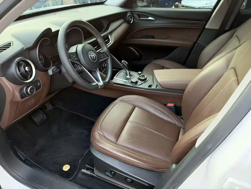 Alfa Romeo Stelvio — миниатюра 6