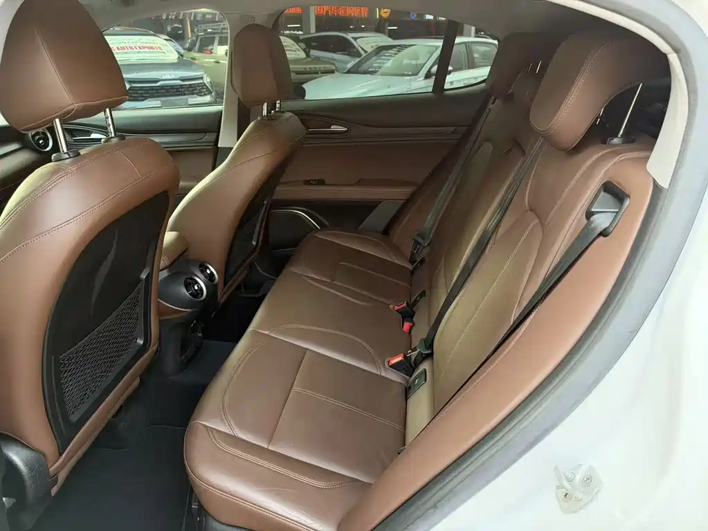 Alfa Romeo Stelvio — миниатюра 5