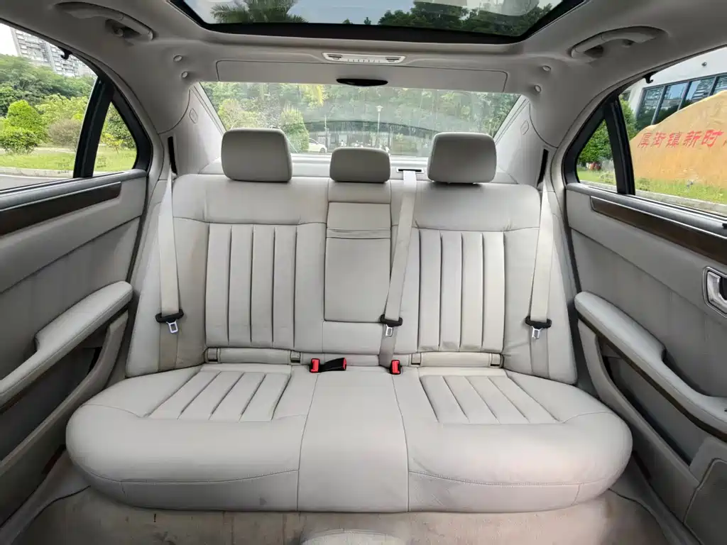 Mercedes-Benz E-Class (Import) — миниатюра 15