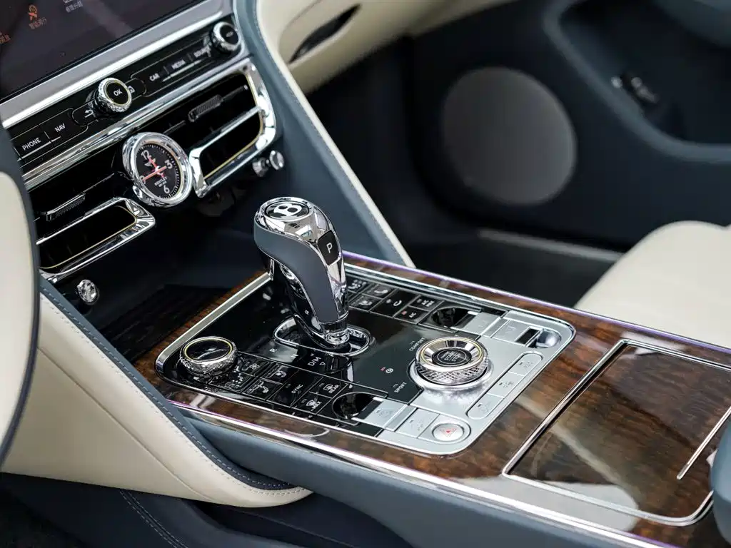 Bentley Flying Spur — миниатюра 18