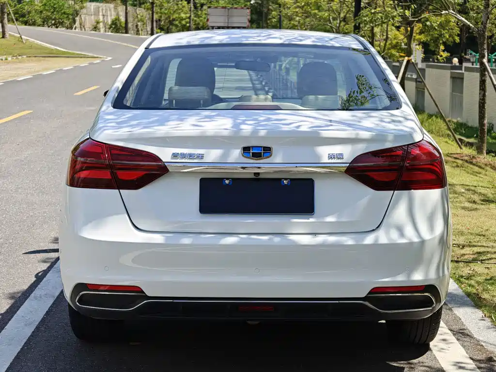 Geely Emgrand — миниатюра 5