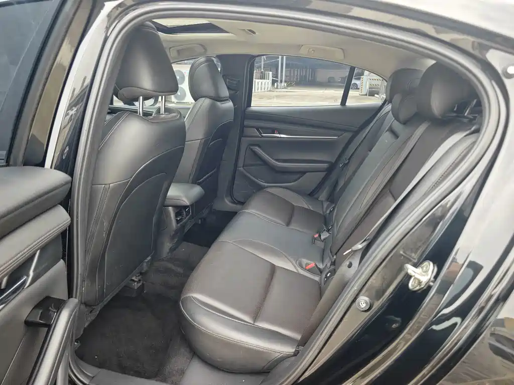 Mazda 3 Axela — миниатюра 14