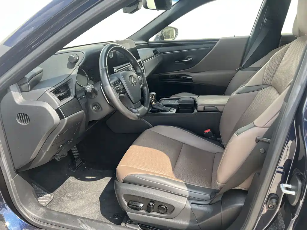 Lexus ES — миниатюра 7