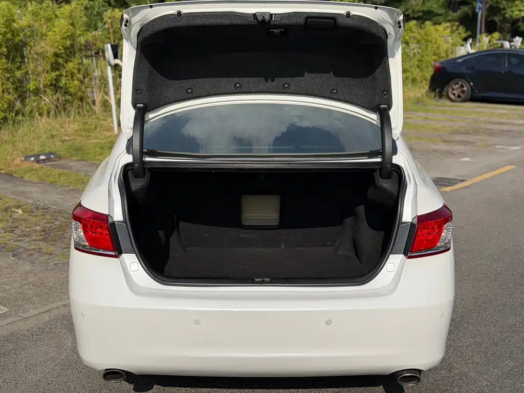 Lexus ES — миниатюра 13