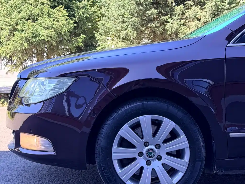 Skoda Superb — миниатюра 7