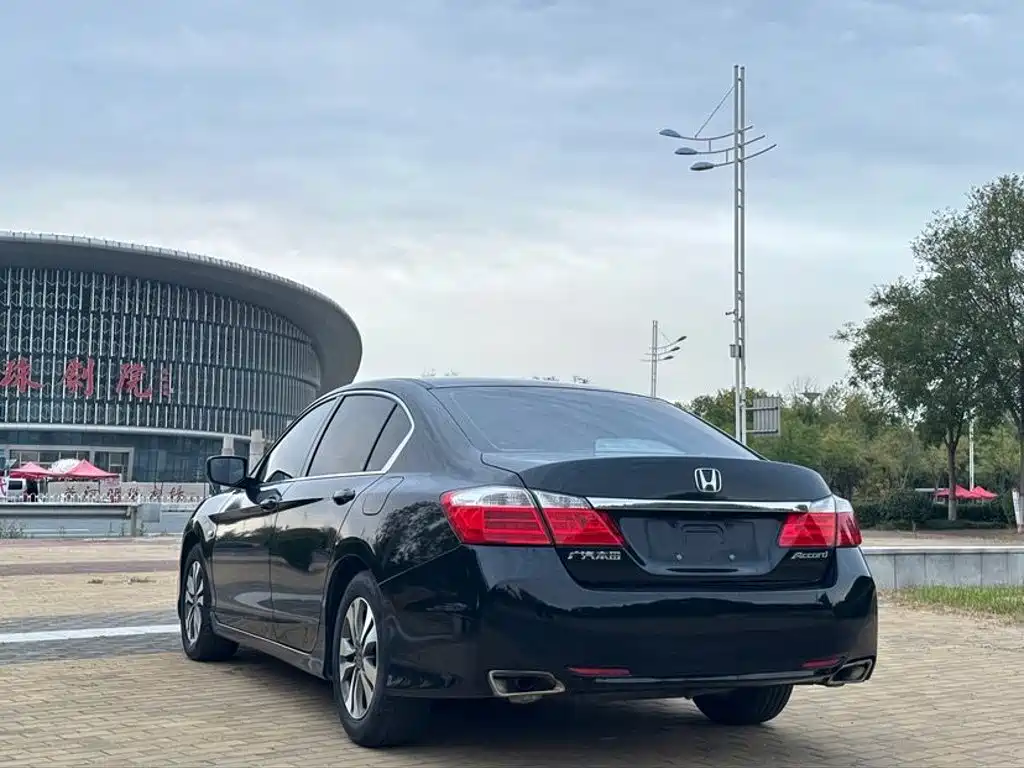 Honda Accord — миниатюра 6