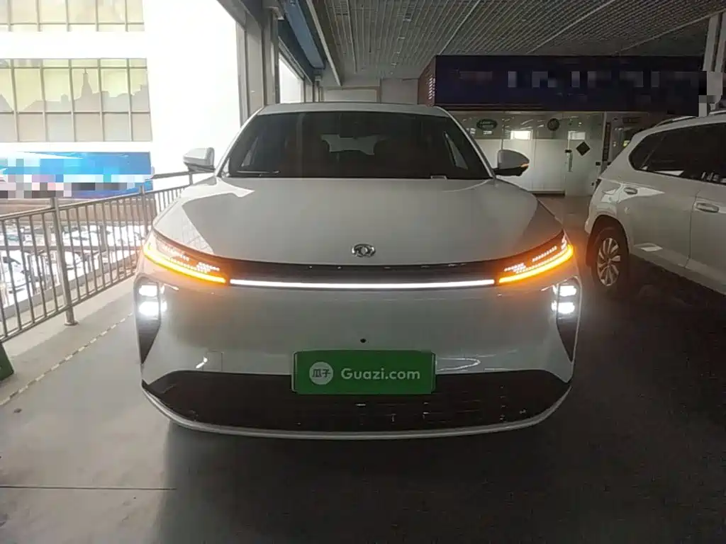 Dongfeng L8 2025 185KM