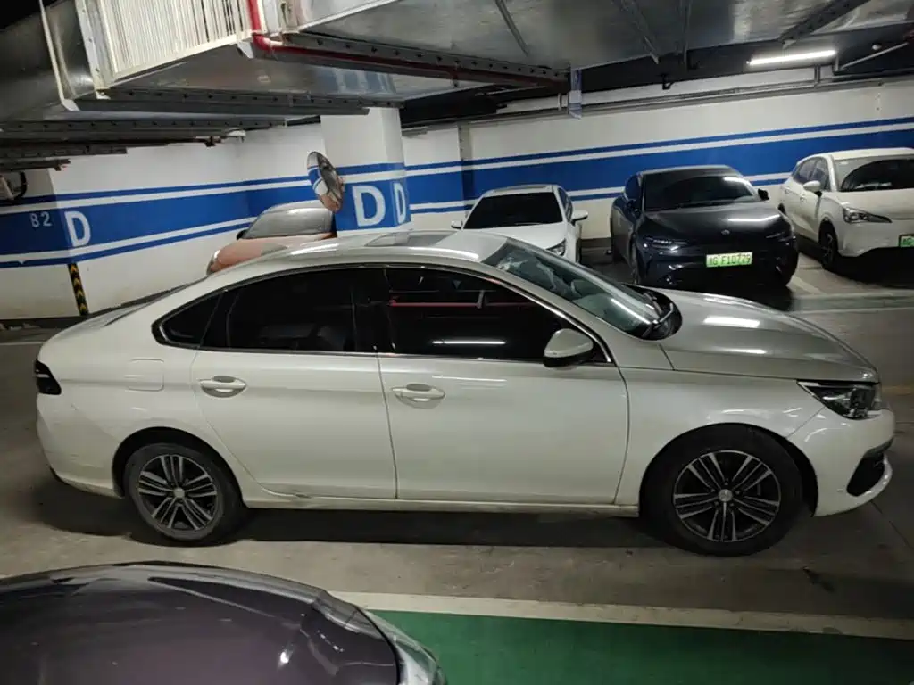 Peugeot 308 — миниатюра 26