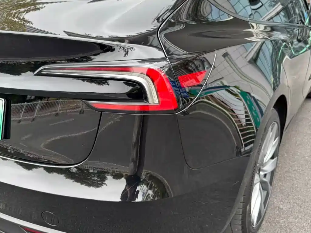 Tesla Model 3 — миниатюра 25