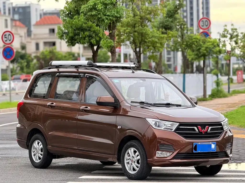 Wuling Hongguang — миниатюра 3