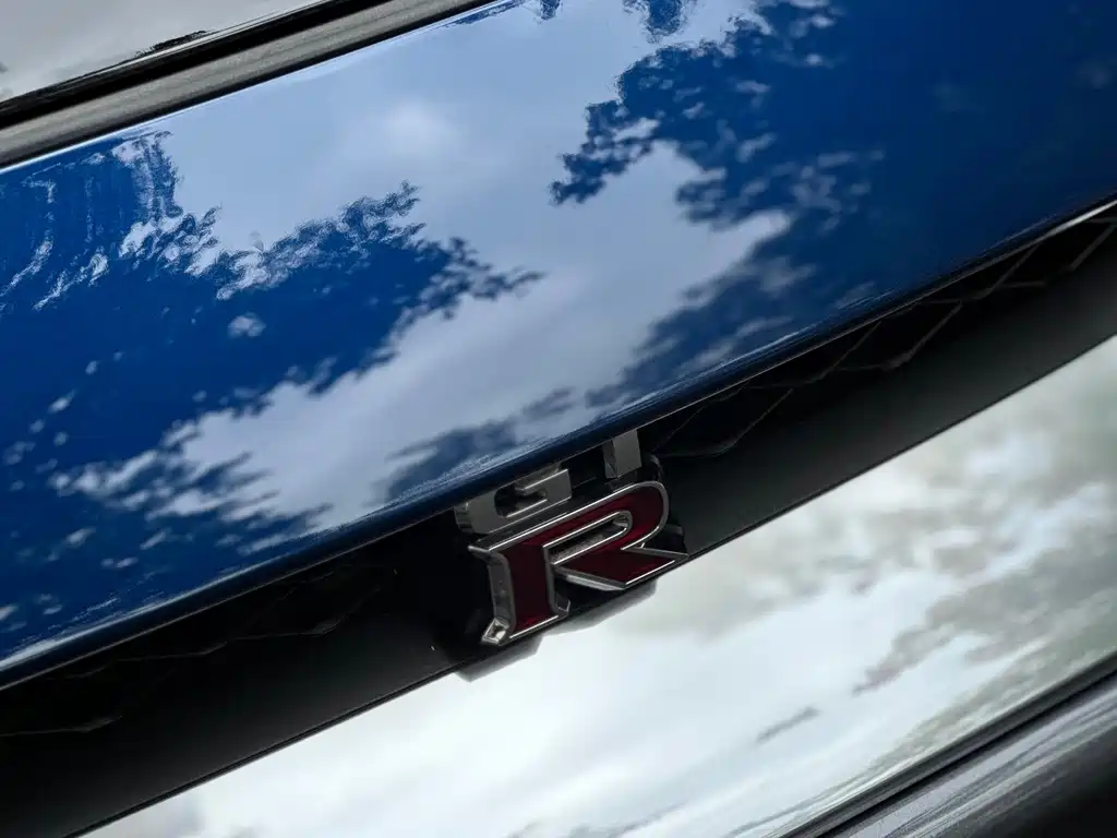 Nissan GT-R — миниатюра 12