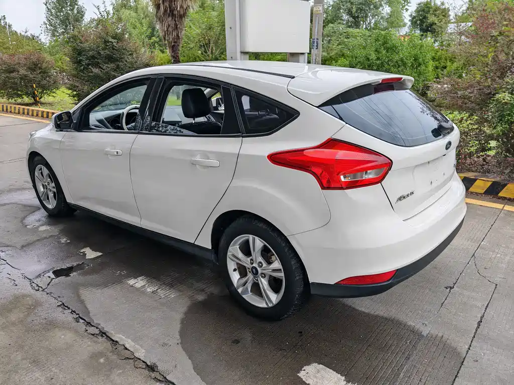 Ford Focus — миниатюра 6