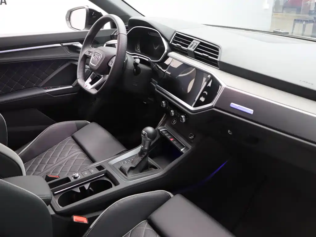Audi Q3 2024 40 TFSI Fashion