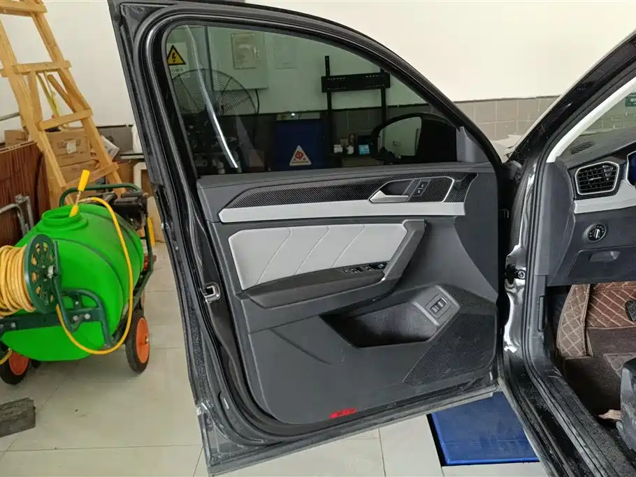 Volkswagen Tayron 2025 300TSI