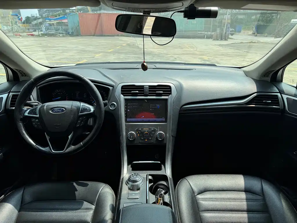 Ford Mondeo — миниатюра 12