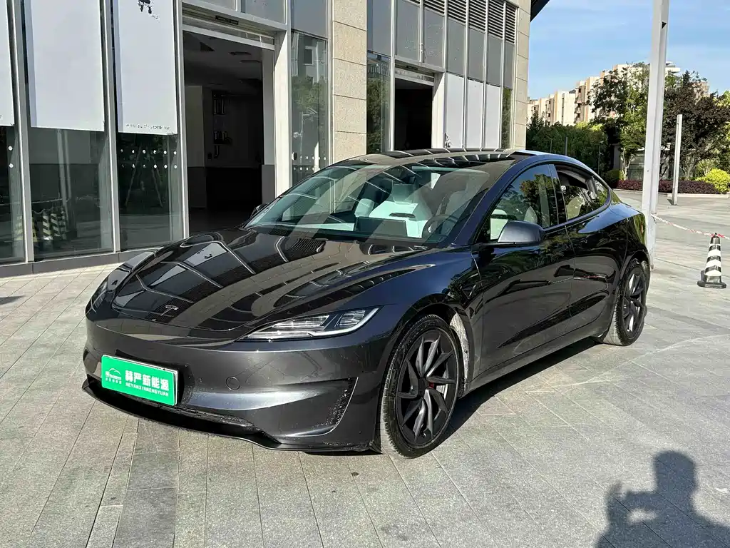 Tesla Model 3 2025