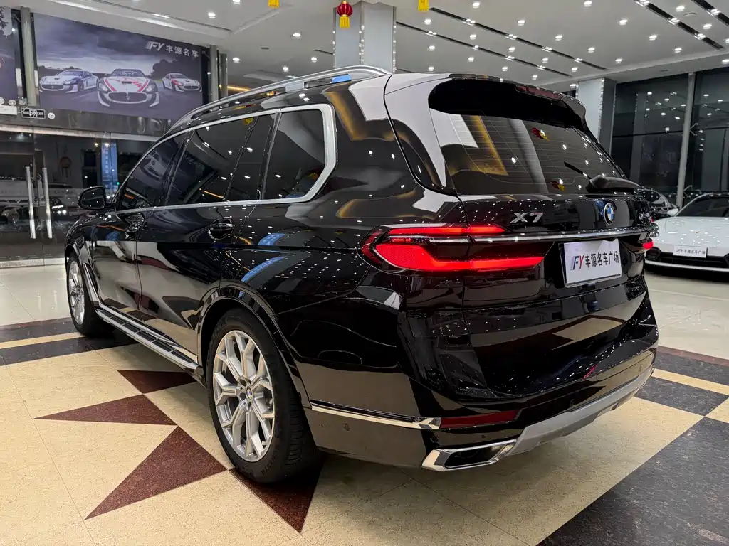 BMW X7 2023 — фото 29