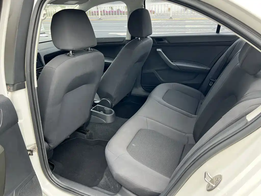 Volkswagen Santana — миниатюра 8