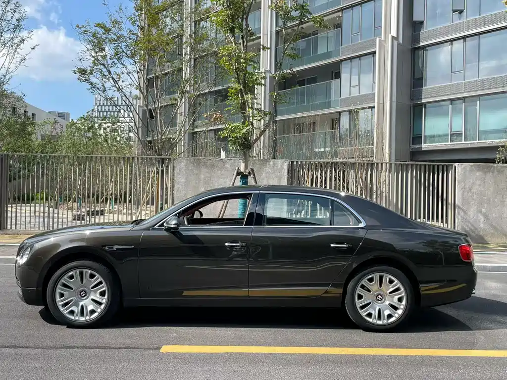 Bentley Flying Spur — миниатюра 7