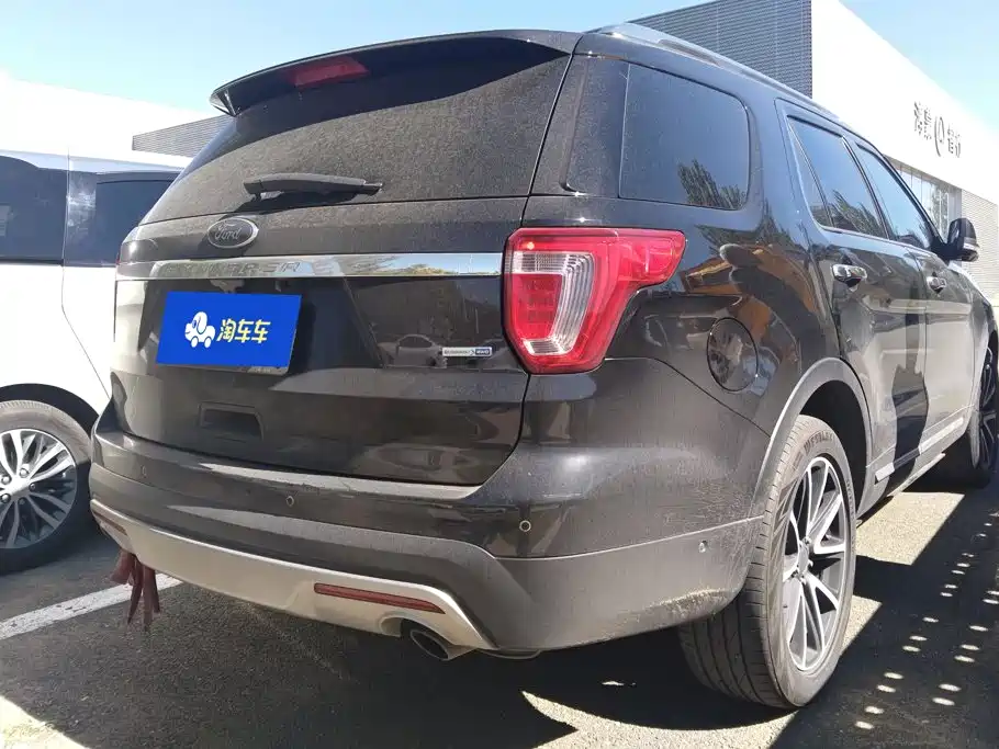 Ford Explorer (Import) — миниатюра 3