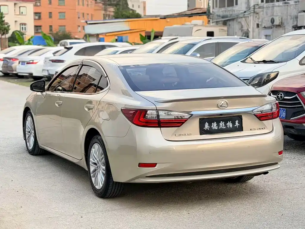 Lexus ES — миниатюра 6