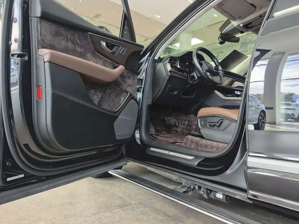 Audi Q7 — миниатюра 5