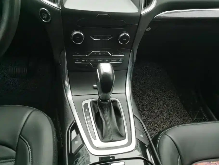 Ford Edge — миниатюра 16