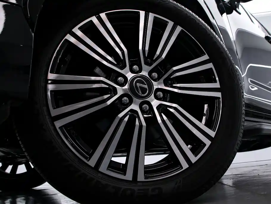 Lexus LX — миниатюра 21