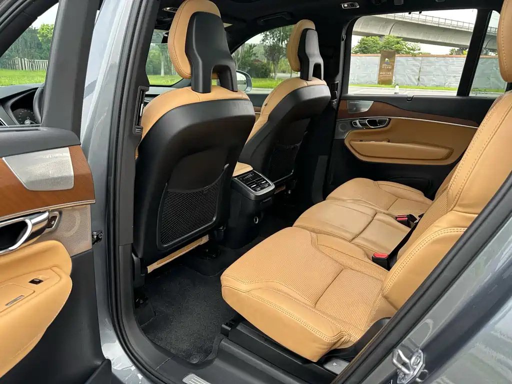 Volvo XC90 — миниатюра 13