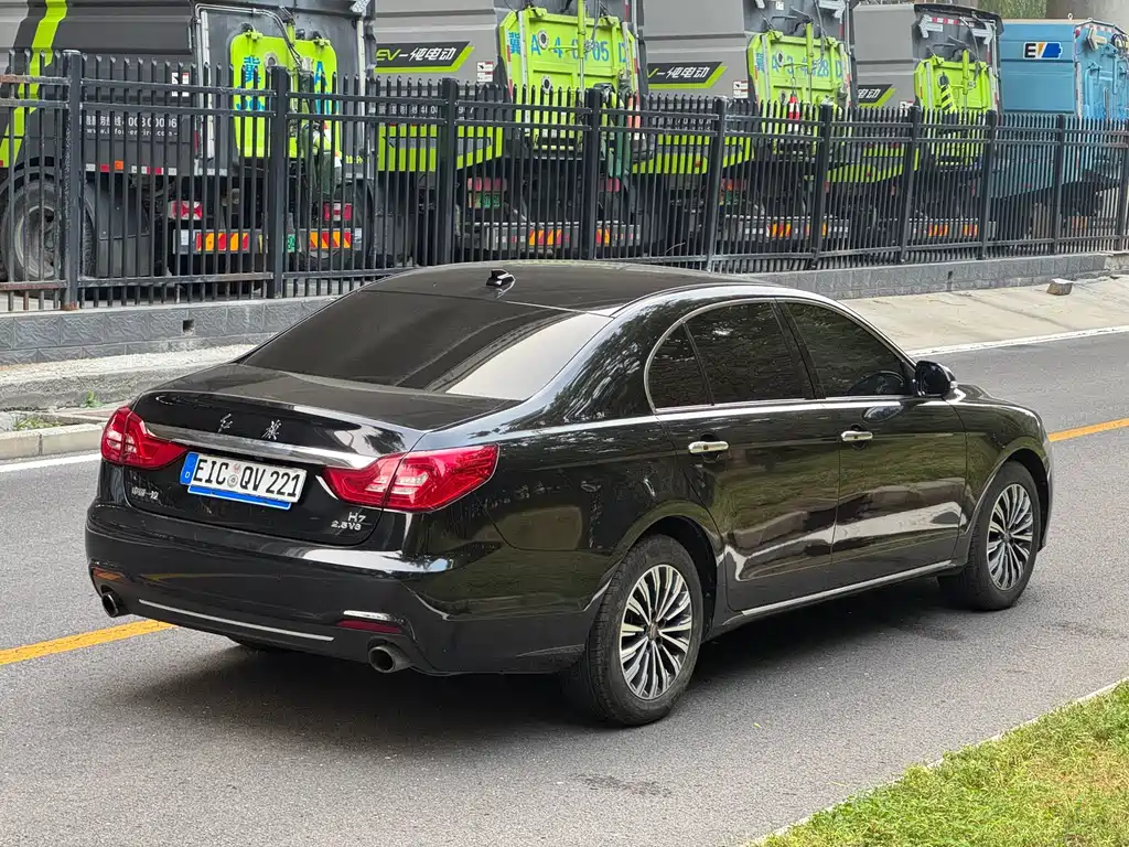 Hongqi Hongqi H7 — миниатюра 4