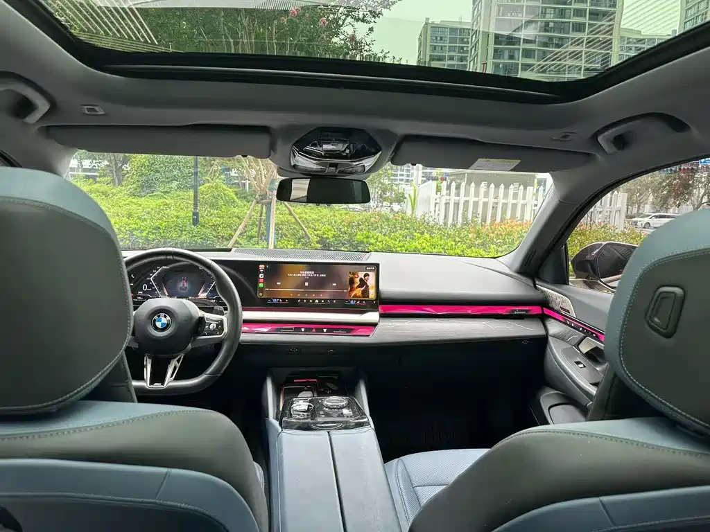 BMW 5 Series — миниатюра 7