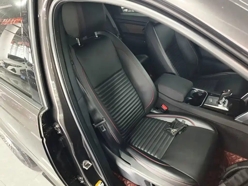 Land Rover Discovery Sport — миниатюра 25