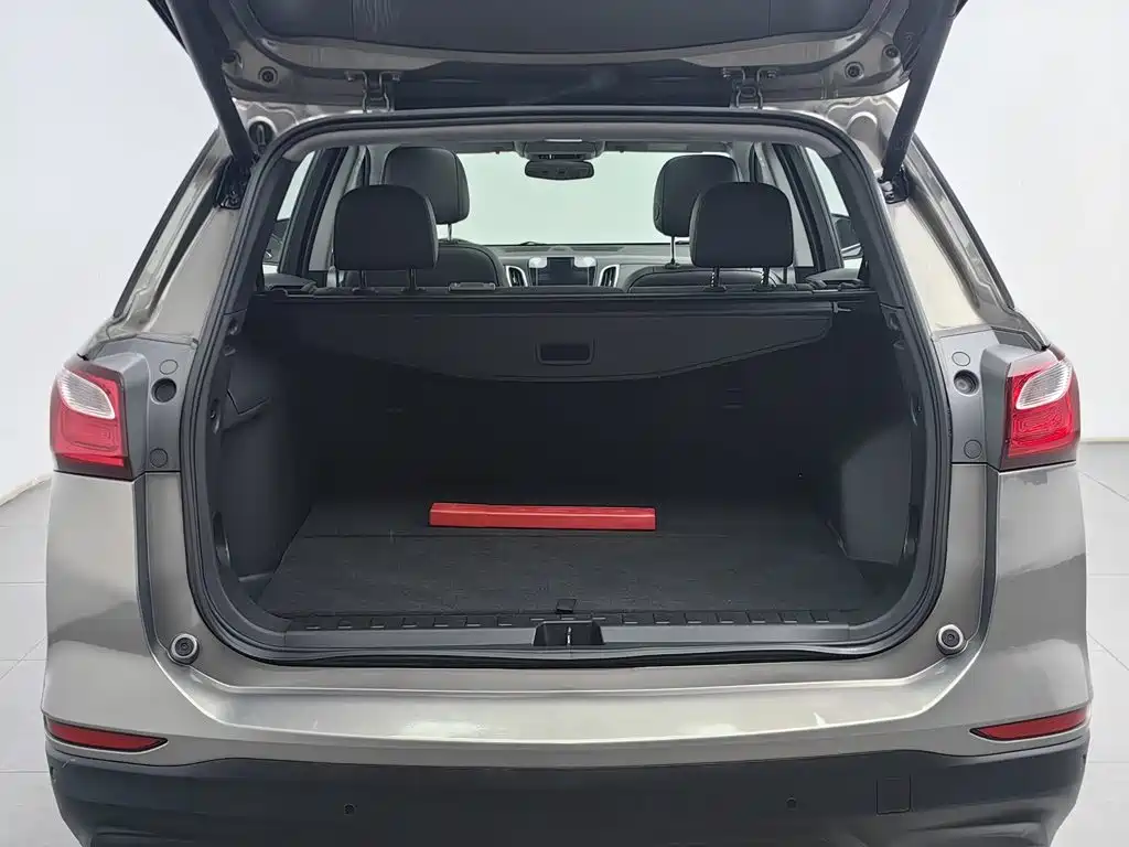 Chevrolet Equinox — миниатюра 16