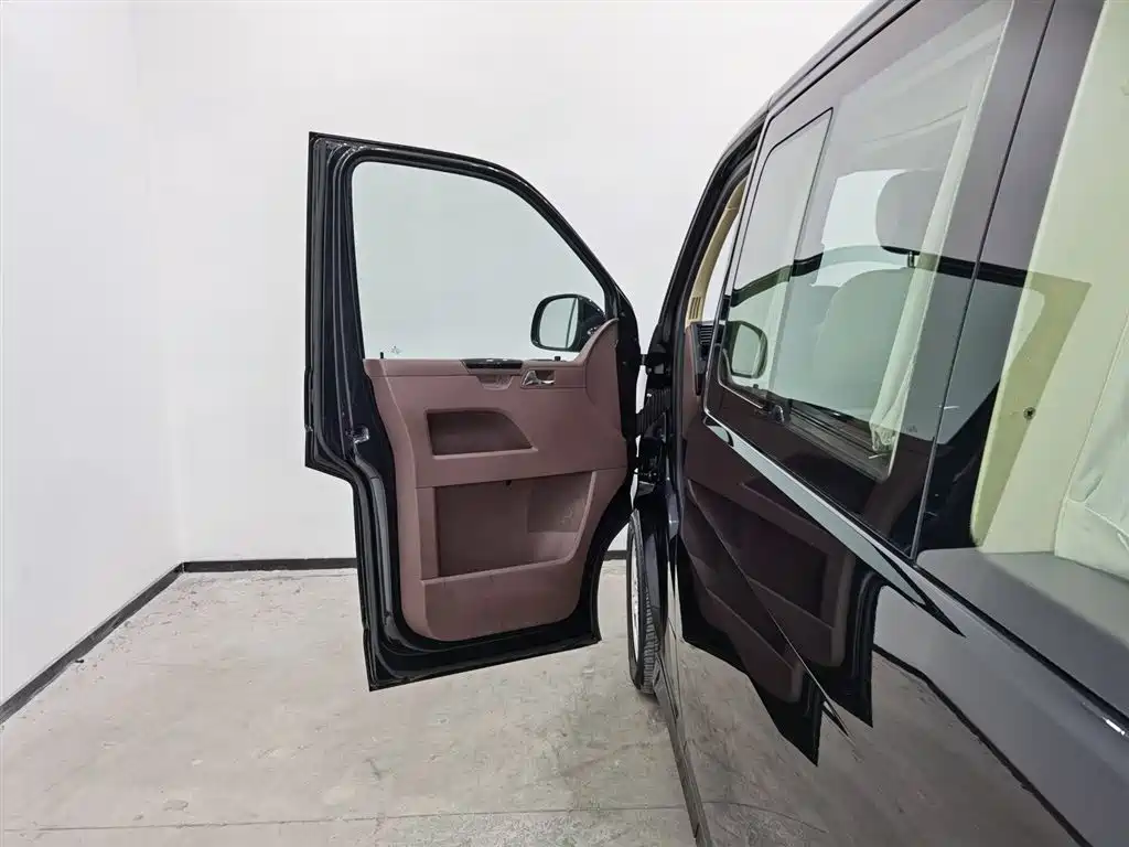 Volkswagen Caravelle 2015 2.0TSI Comfort