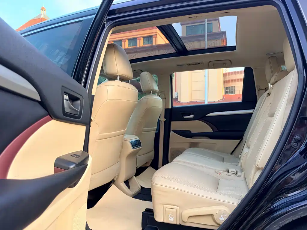 Toyota Highlander — миниатюра 12