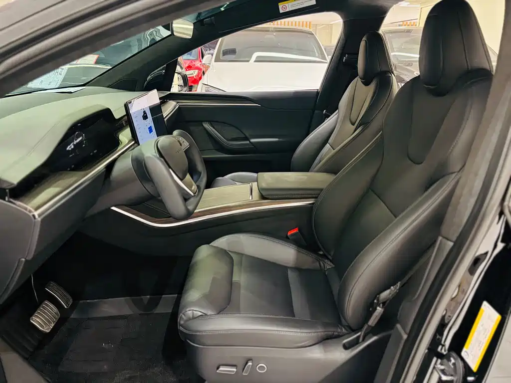 Tesla Model X — миниатюра 16