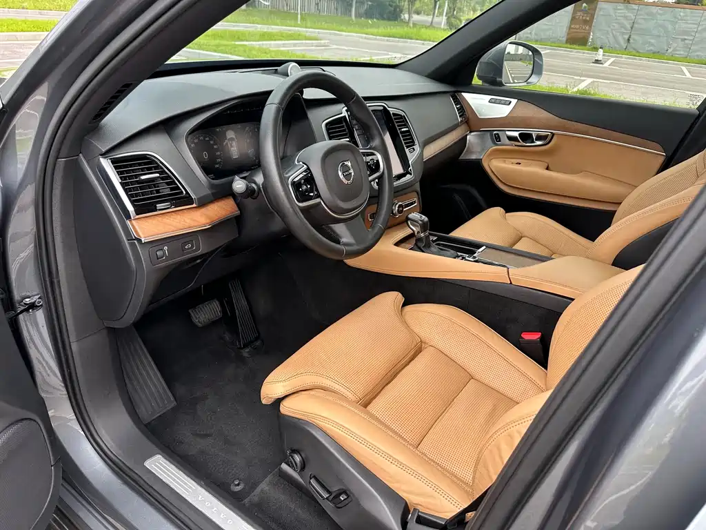 Volvo XC90 — миниатюра 29