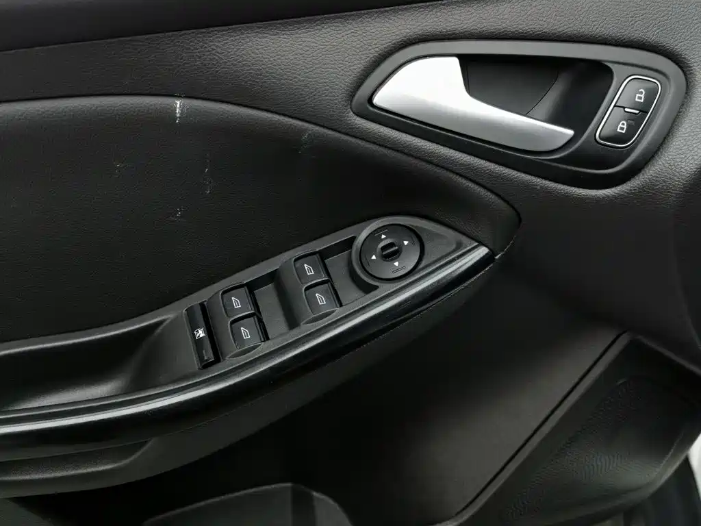 Ford Focus — миниатюра 9