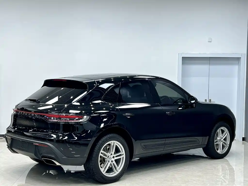 Porsche Macan — миниатюра 6