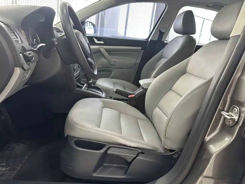 Skoda Octavia 2014 1.6L AT