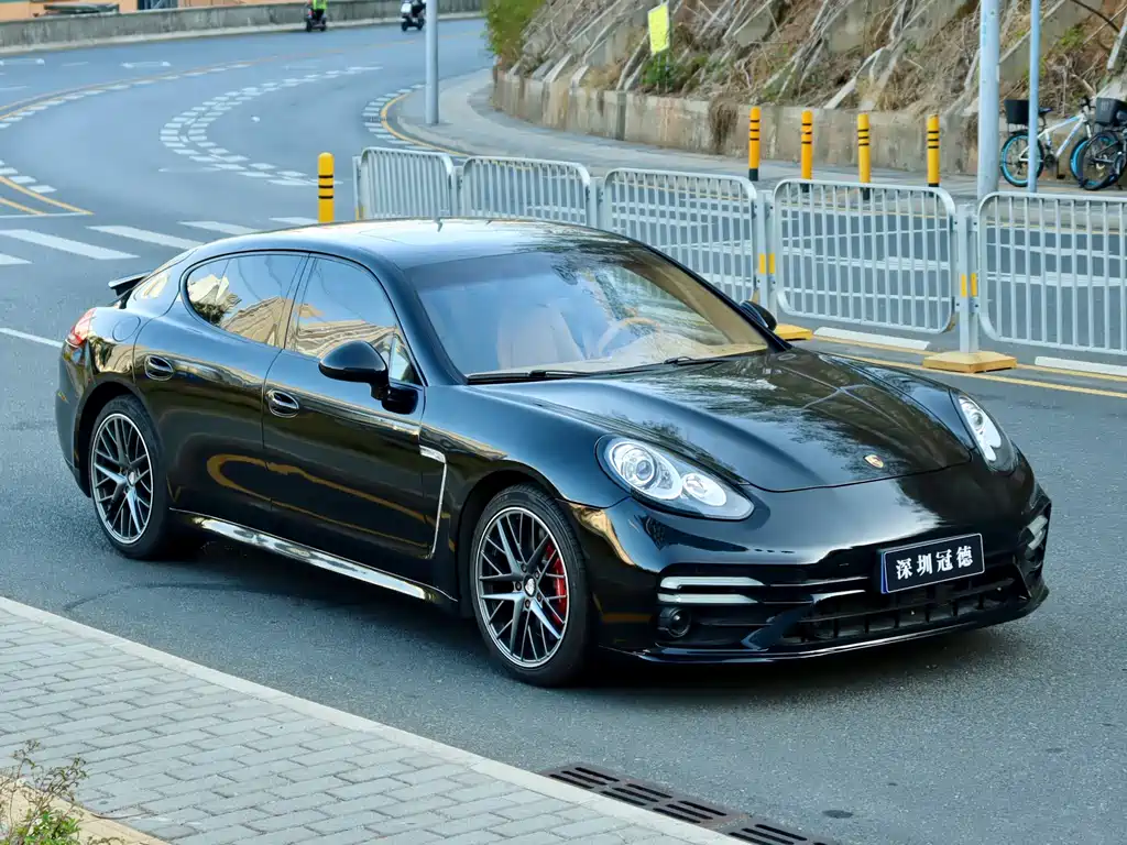 Porsche Panamera 2010 Panamera Turbo 4.8T