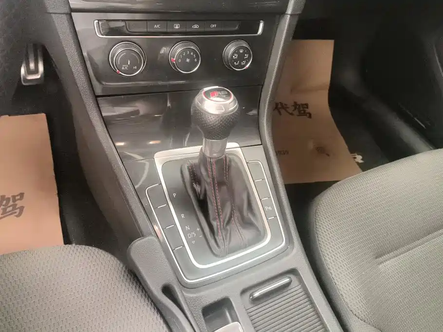 Volkswagen Golf — миниатюра 16