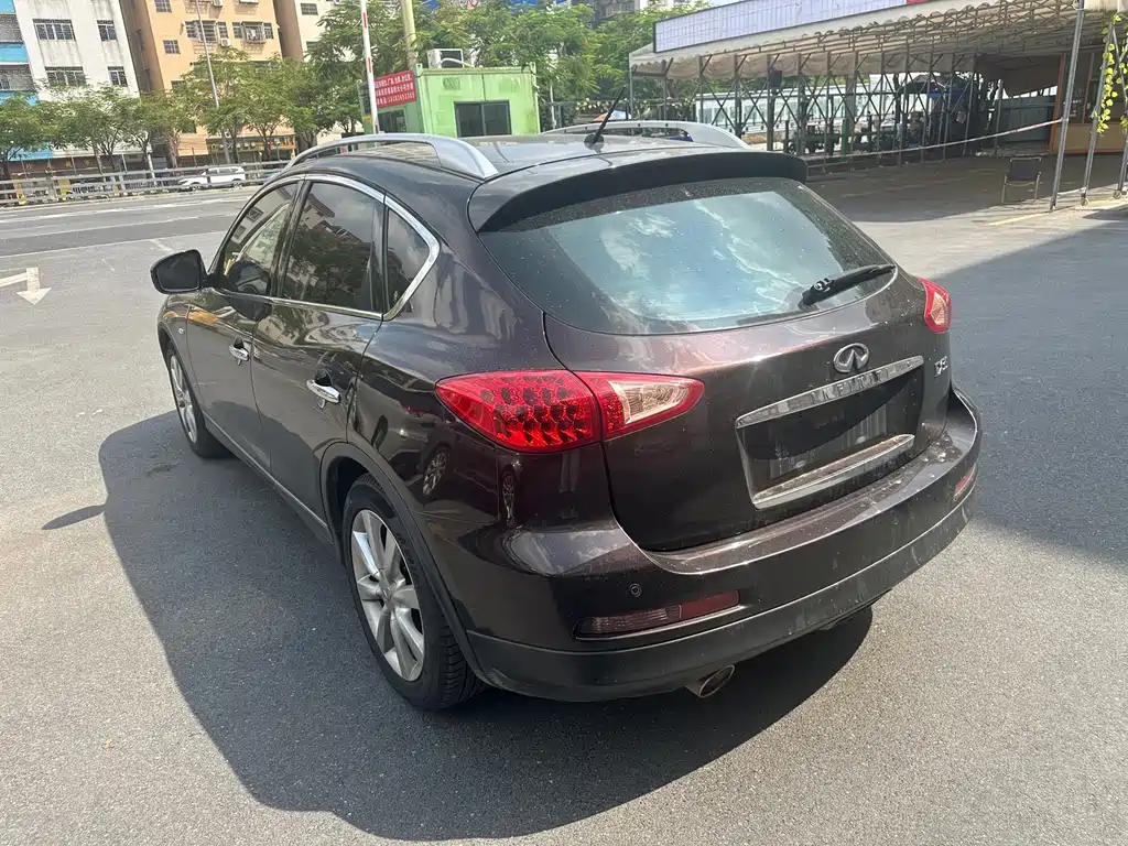 Infiniti EX — миниатюра 7
