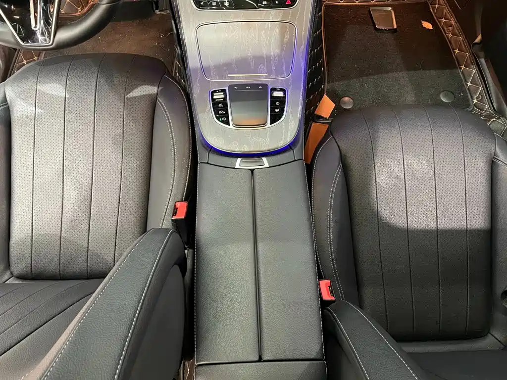 Mercedes-Benz E-Class — миниатюра 4