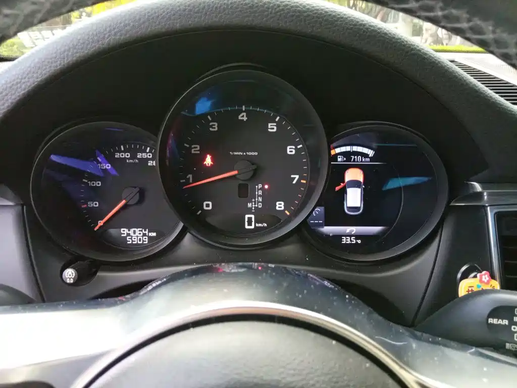 Porsche Macan — миниатюра 7