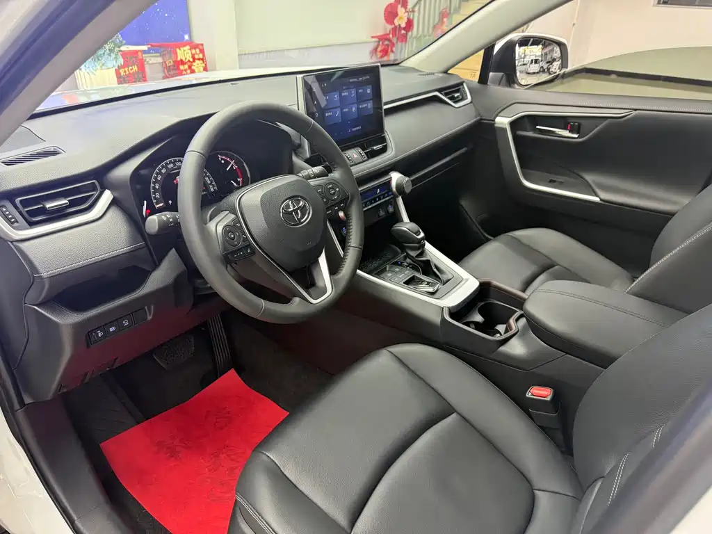 Toyota RAV4 — миниатюра 12