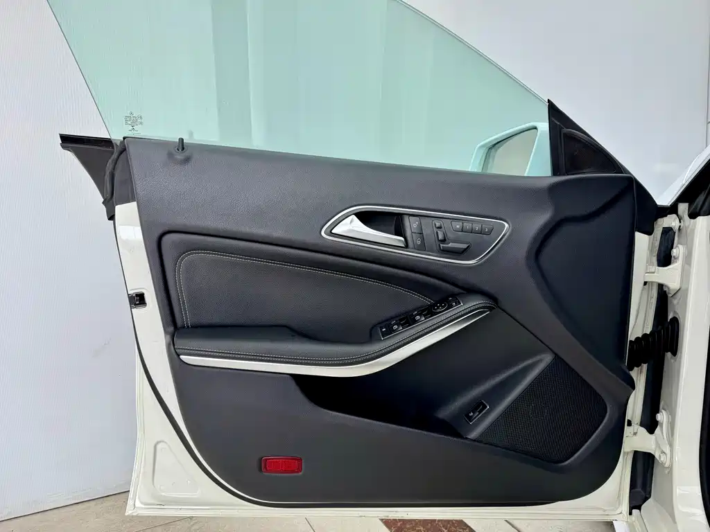 Mercedes-Benz CLA (Import) — миниатюра 7